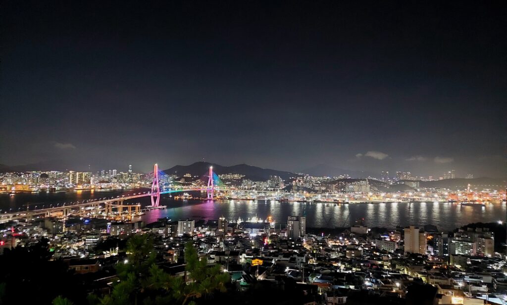 釜山港夜景，青鶴配水池 청학 배수지