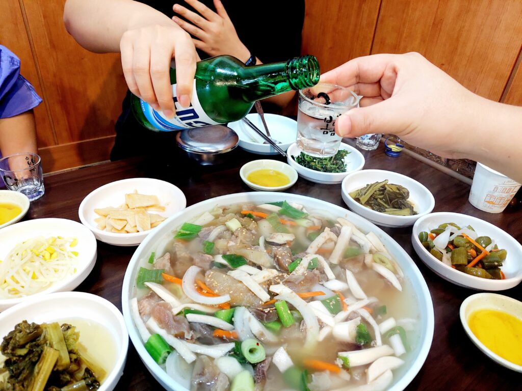 影島韓牛牛筋料理專賣店"來來食堂 왔다식당"