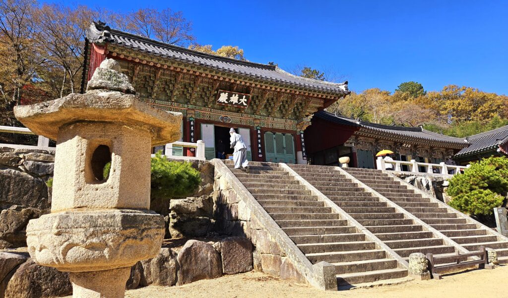 金井山梵魚寺大雄殿